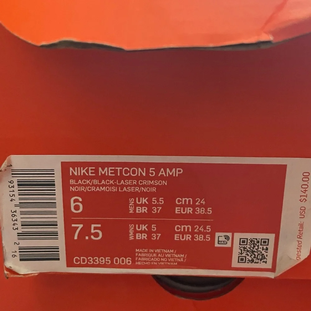 Nike Metcons - Picture 3 of 3